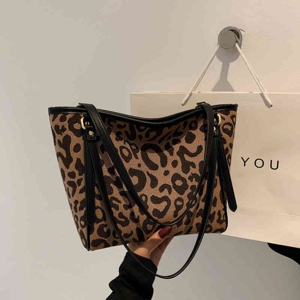 female women's bag 2021 large capacity lady korean fashion leopard tote shoulder shopper bags for women luxury designer handbags
female women's bag 2021 large capacity lady korean fashion leopard tote shoulder shopper bags for women luxury designer handbags