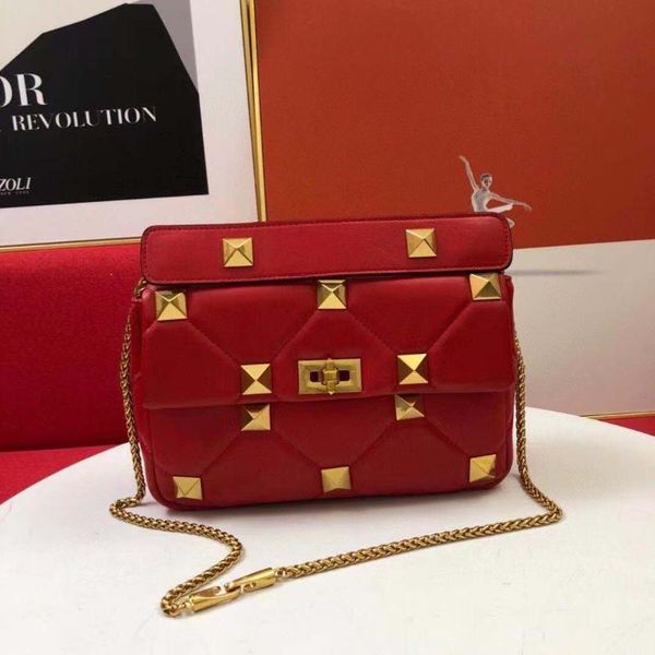 evening bags 2021brand handbag female golden rivet luxury flap bag with cross-body chains european style ladies favorite gift
evening bags 2021brand handbag female golden rivet luxury flap bag with cross-body chains european style ladies favorite gift