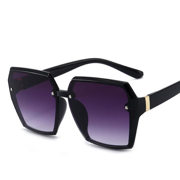 sunglasses the big frame rice nail cross-border trend square female fashion catwalk street shooting 4260, White;black
sunglasses the big frame rice nail cross-border trend square female fashion catwalk street shooting 4260, White;black