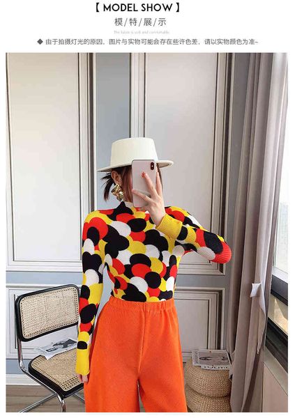 knits miyake fashion long sleeve printing turtleneck tofu fold t-shirt, White
knits miyake fashion long sleeve printing turtleneck tofu fold t-shirt, White