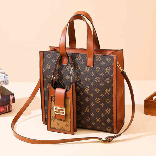 2022 factory outlet bag women's autumn and winter large capacity portable tote net red fashion printing chain shoulder bag pao0
2022 factory outlet bag women's autumn and winter large capacity portable tote net red fashion printing chain shoulder bag pao0