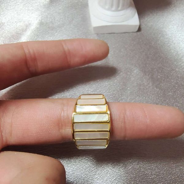 temperament white oyster high-class fashionable red ring 8m63, Silver
temperament white oyster high-class fashionable red ring 8m63, Silver