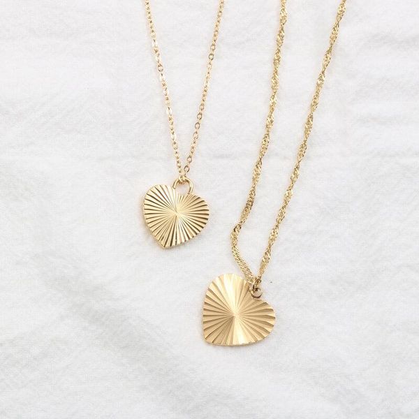 chokers 1 pcs choker heart shaped vintage love necklace titanium steel gold plated clavicle chain simple jewelry for women girl, Golden;silver
chokers 1 pcs choker heart shaped vintage love necklace titanium steel gold plated clavicle chain simple jewelry for women girl, Golden;silver