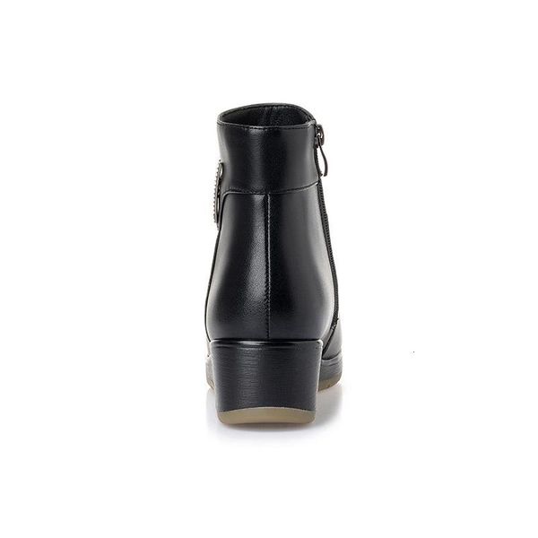 boots lka genuine leather snow boots women warm wool winter female shoes fashion plus size thick fur ankle 3z8v, Black
boots lka genuine leather snow boots women warm wool winter female shoes fashion plus size thick fur ankle 3z8v, Black