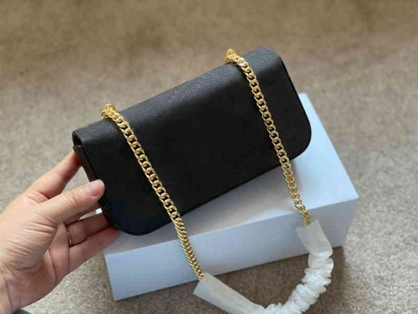shoulder bags luxury brand 21ss retro fashion simple small square bag women's designer real leather printing phone handbag 1220
shoulder bags luxury brand 21ss retro fashion simple small square bag women's designer real leather printing phone handbag 1220