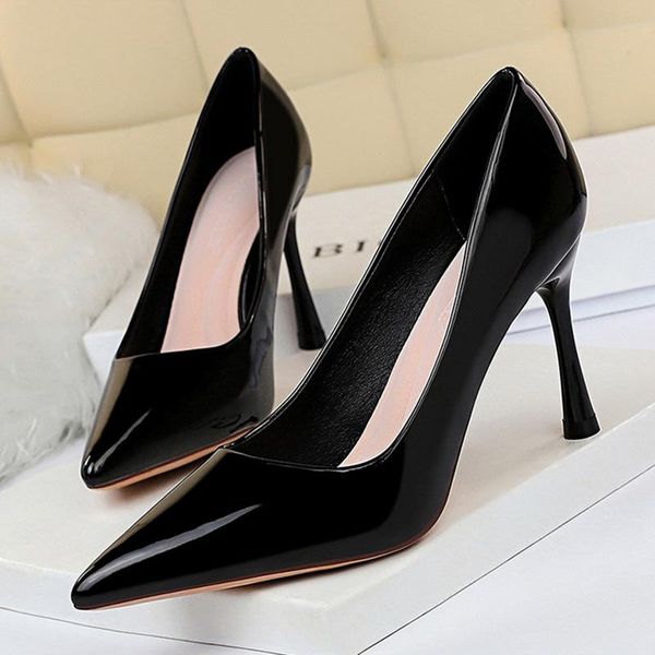 dress shoes women high heels stiletto fashion pumps pointed pu lacquered shallow mouth black classic ladies
dress shoes women high heels stiletto fashion pumps pointed pu lacquered shallow mouth black classic ladies