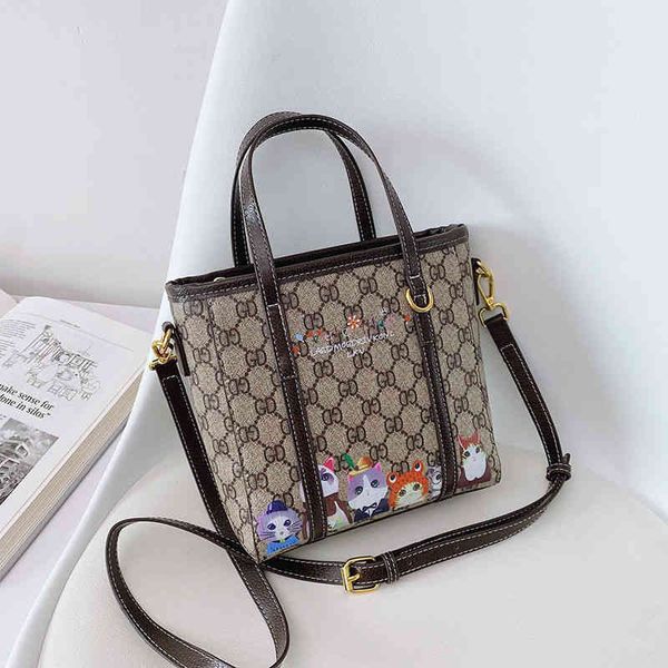 women's portable tote large capacity women's advanced feeling summer fashion versatile one shoulder messenger
women's portable tote large capacity women's advanced feeling summer fashion versatile one shoulder messenger
