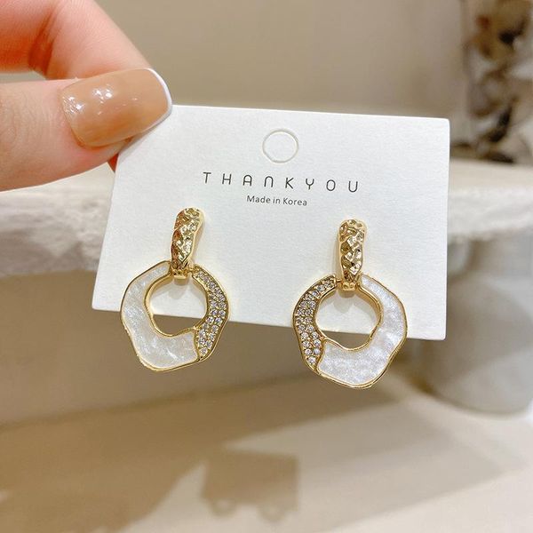 hoop & huggie irregular circle earrings female exaggerated high-level sense of micro-inlaid temperament ear jewelry, Golden;silver
hoop & huggie irregular circle earrings female exaggerated high-level sense of micro-inlaid temperament ear jewelry, Golden;silver