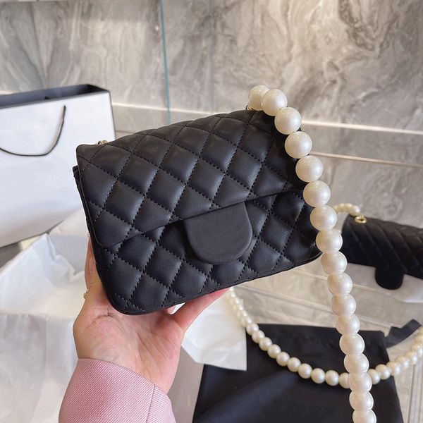 patent leather handbag pearl package 2021 hand bags imitation brands luxury designs women lamb skin wallet mini gold chain crossbody purse w
patent leather handbag pearl package 2021 hand bags imitation brands luxury designs women lamb skin wallet mini gold chain crossbody purse w