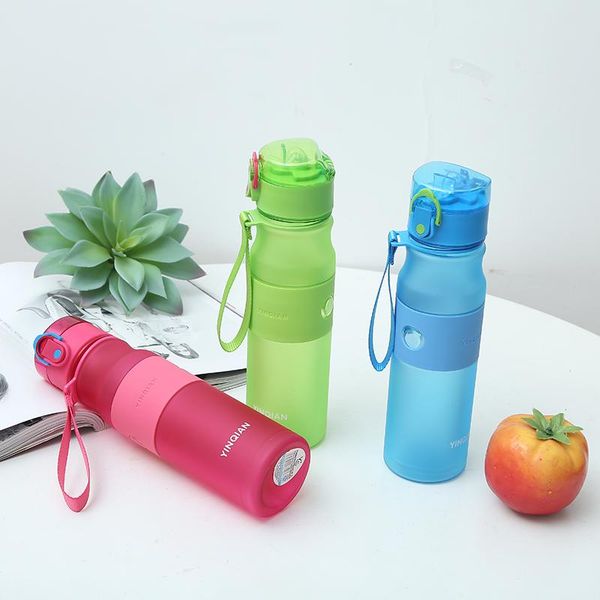 water bottle 650ml sports is carried with a rope to prevent large plastic bottles from leaking
water bottle 650ml sports is carried with a rope to prevent large plastic bottles from leaking
