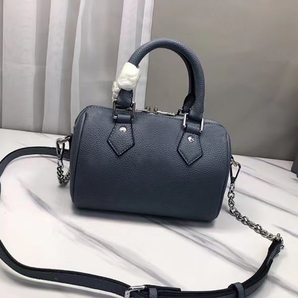 women genuine leather classic embossing flower handbags designer bags purses fashion travel crossbody shoulder bag shopping totes
women genuine leather classic embossing flower handbags designer bags purses fashion travel crossbody shoulder bag shopping totes