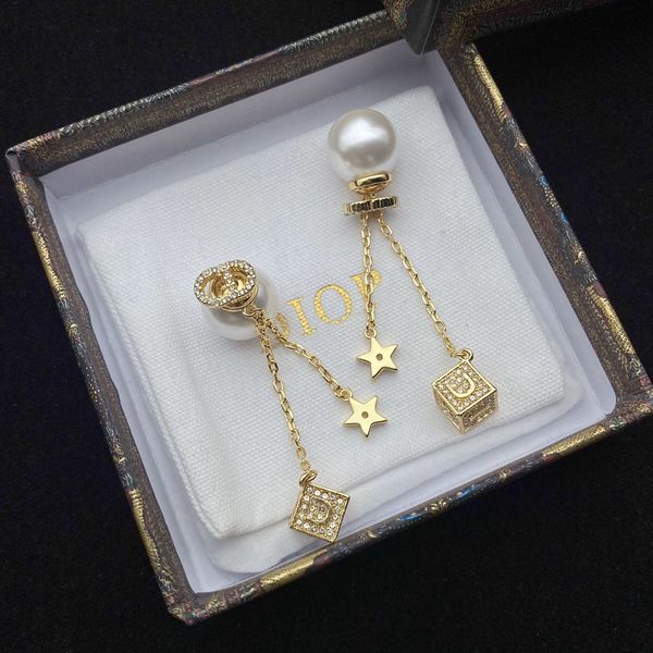 earrings fashion luxury designer jewelry dijia / dejia pearl tassel dice elements are exquisite, elegant and beautiful, the street is popula, Golden
earrings fashion luxury designer jewelry dijia / dejia pearl tassel dice elements are exquisite, elegant and beautiful, the street is popula, Golden