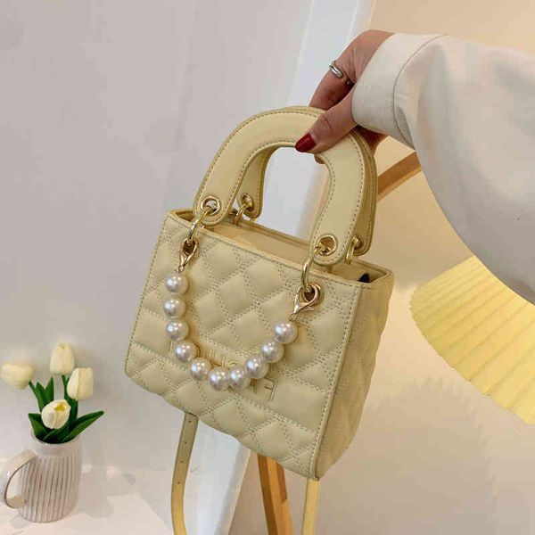 new 2021 net early red spring tide korean messenger fairy lingge fashion hand diana bag
new 2021 net early red spring tide korean messenger fairy lingge fashion hand diana bag