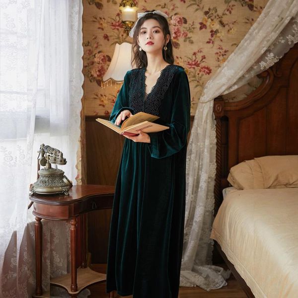 women's sleepwear dark green vintage velvet v-neck lace nightdress for women 2021 winter princess style leisure home warm elegant night, Black;red
women's sleepwear dark green vintage velvet v-neck lace nightdress for women 2021 winter princess style leisure home warm elegant night, Black;red