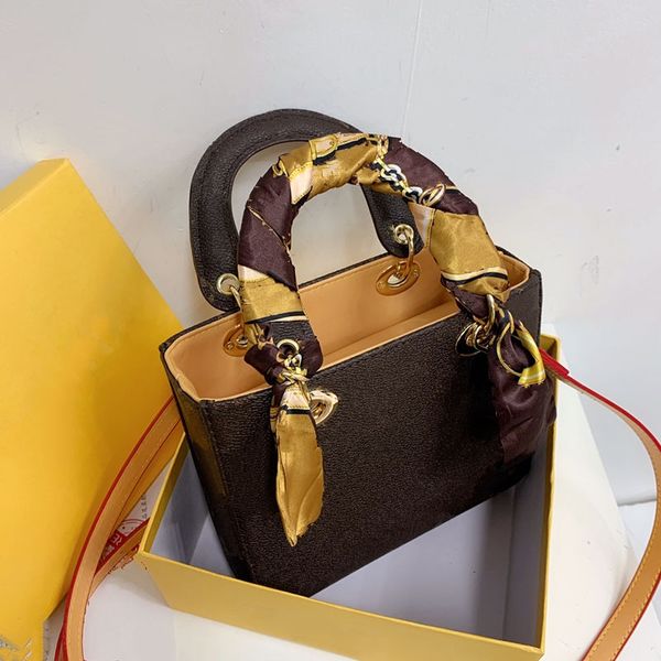 handbag designer 2022 ladies pu leather mini messenger bag wallet long shoulder strap removable fashion versatile buy letter scarf backpack
handbag designer 2022 ladies pu leather mini messenger bag wallet long shoulder strap removable fashion versatile buy letter scarf backpack