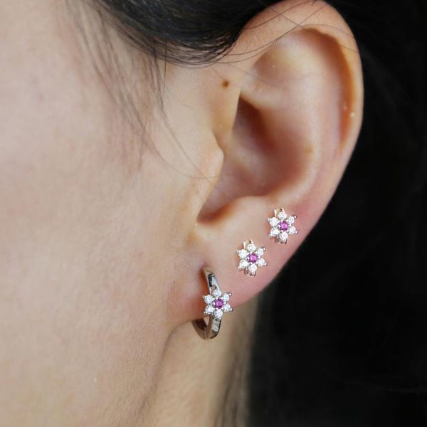hoop & huggie 2021 spring arrived fashion party jewelry multi piercing mini hoops daisy cz flower small earring wholesale, Golden;silver
hoop & huggie 2021 spring arrived fashion party jewelry multi piercing mini hoops daisy cz flower small earring wholesale, Golden;silver
