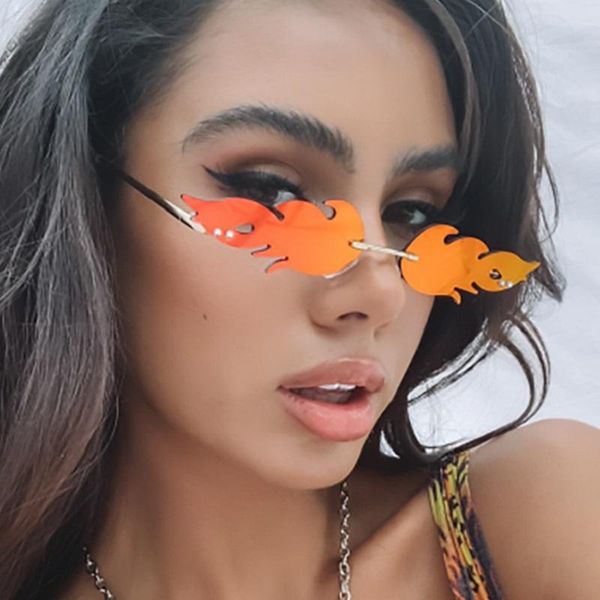 sunglasses fashion fire flame women rimless wave sun glasses metal shades classic lady red de sol uv400, White;black
sunglasses fashion fire flame women rimless wave sun glasses metal shades classic lady red de sol uv400, White;black