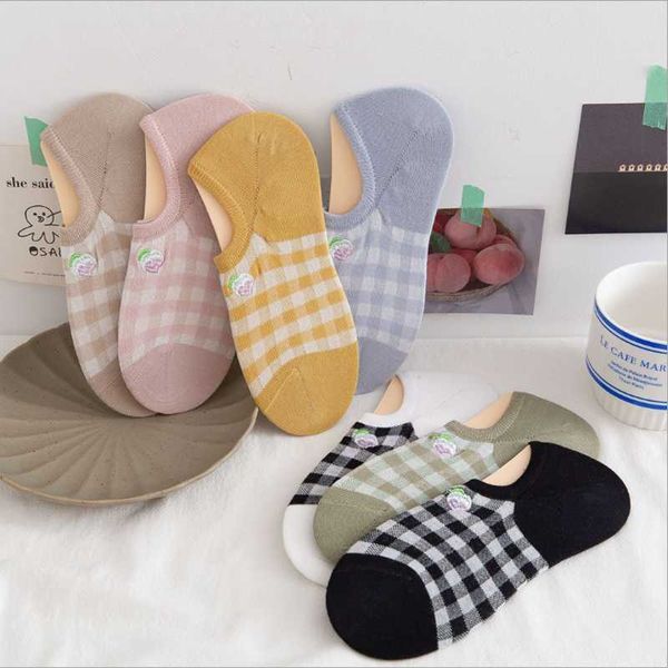 spring and summer shallow mouth invisible boat socks seven-color plaid embroidery cotton non-slip japanese small fresh soc & hosiery, Black;white
spring and summer shallow mouth invisible boat socks seven-color plaid embroidery cotton non-slip japanese small fresh soc & hosiery, Black;white