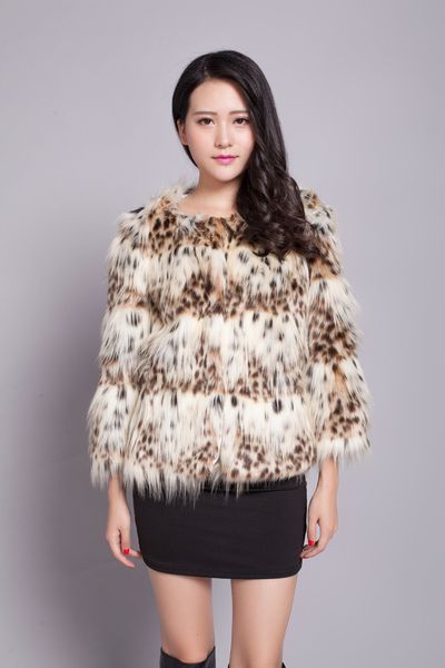 wool 2020 special new autumn and winter without a turtleneck imitation raccoon skin short woolen woman's clothing, Black
wool 2020 special new autumn and winter without a turtleneck imitation raccoon skin short woolen woman's clothing, Black