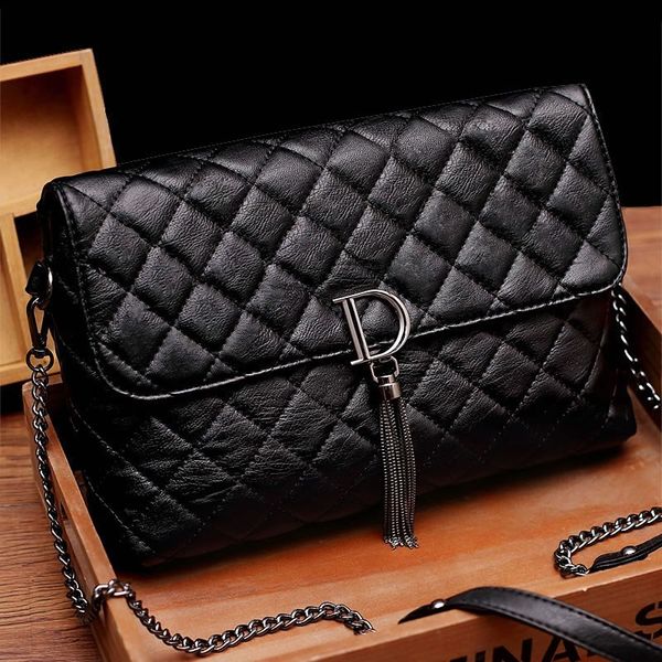 temperament trend letter d chain fashion super fire women's versatile ins single shoulder messenger leather popular bag women
temperament trend letter d chain fashion super fire women's versatile ins single shoulder messenger leather popular bag women