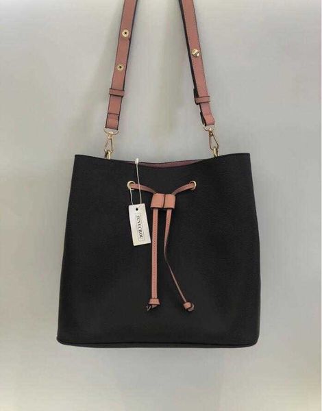 wholesale real leather fashion famous shoulder bags tote designer handbags presbyopic shopping bag purse luxury messenger bag bucket bag
wholesale real leather fashion famous shoulder bags tote designer handbags presbyopic shopping bag purse luxury messenger bag bucket bag