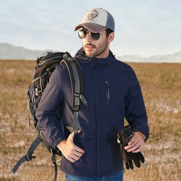 2021 men's fleece wind and rain proof submachine jacket single layer thin outdoor mountaineering, Black;brown
2021 men's fleece wind and rain proof submachine jacket single layer thin outdoor mountaineering, Black;brown