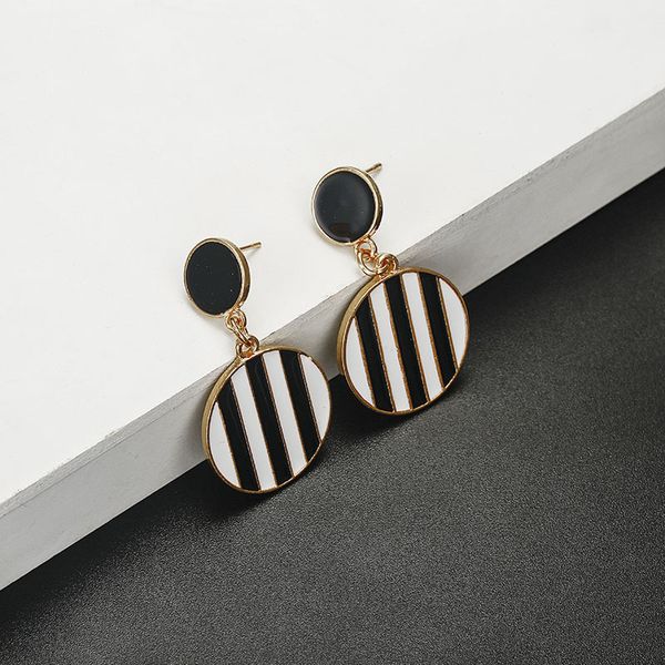 studs earrings korean fashion geometric circle exaggerated oil dripping black and white long round accessories women, Golden;silver
studs earrings korean fashion geometric circle exaggerated oil dripping black and white long round accessories women, Golden;silver