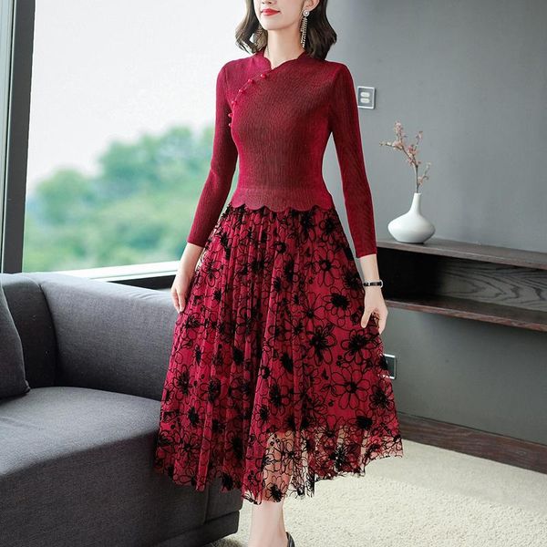 casual dresses miyak pleated patchwork lace vintage button midi dress for women spring autumn elegant solid color stand collar slim lady, Black;gray
casual dresses miyak pleated patchwork lace vintage button midi dress for women spring autumn elegant solid color stand collar slim lady, Black;gray