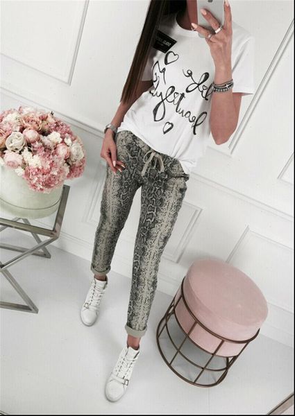 summer women capris elastic waist jeans long pants fashion casual loose snake pattern trousers street wear clothes, Black;white
summer women capris elastic waist jeans long pants fashion casual loose snake pattern trousers street wear clothes, Black;white