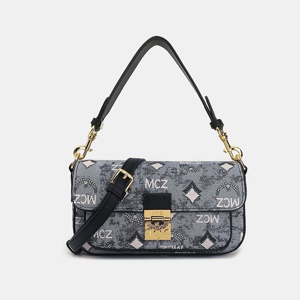 2021 new letter printing temperament single shoulder texture armpit women's messenger small square bag
2021 new letter printing temperament single shoulder texture armpit women's messenger small square bag