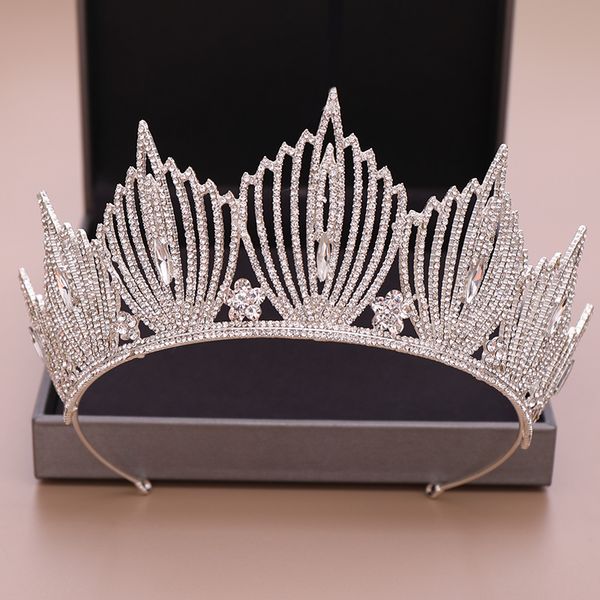 bride crystal rhinestones crowns silver color big tiaras women bridal pageant wedding hair accessories queen crown hair jewelrydio chan cont, Golden;white
bride crystal rhinestones crowns silver color big tiaras women bridal pageant wedding hair accessories queen crown hair jewelrydio chan cont, Golden;white