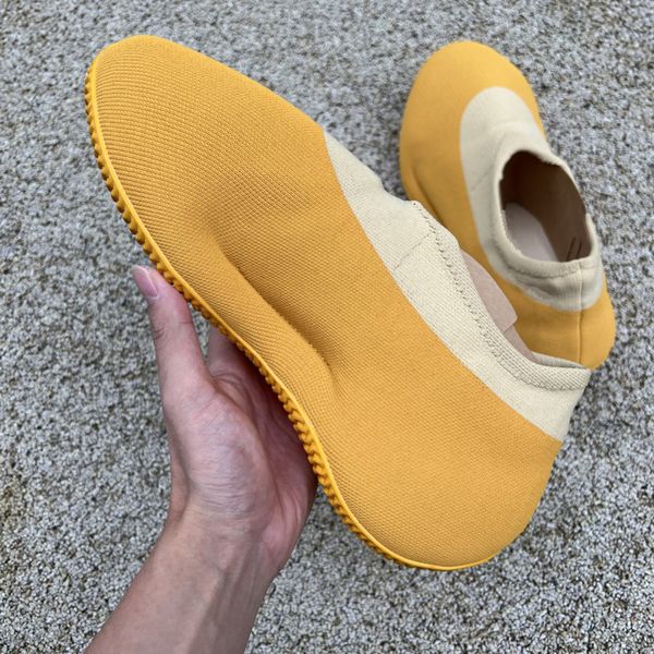 2022 authentic runner sulfur shoes sports sneakers womens mens with box 36-47.5 gw5353
2022 authentic runner sulfur shoes sports sneakers womens mens with box 36-47.5 gw5353