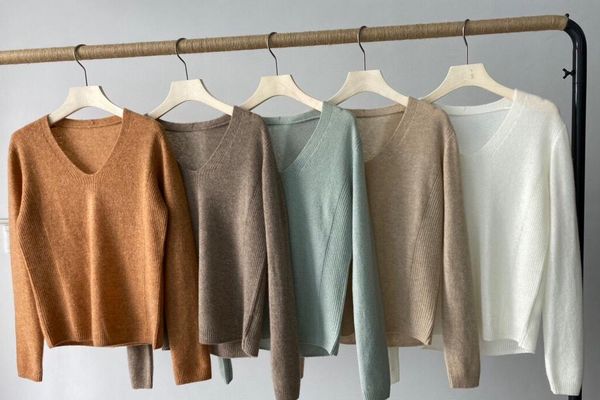 women's sweaters women sweater autumn and winter style v-neck cashmere knit, White;black
women's sweaters women sweater autumn and winter style v-neck cashmere knit, White;black