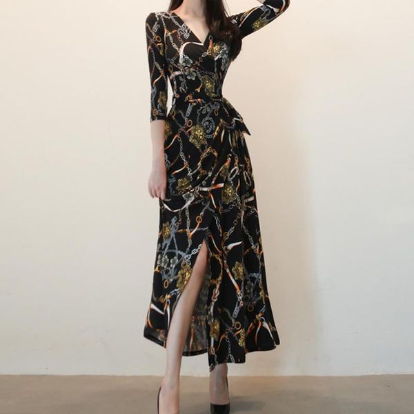 vintage robe loose dress 2021 women autumn elegant flower print v neck long sleeve beach vestidos plus size casual dresses, Black;gray
vintage robe loose dress 2021 women autumn elegant flower print v neck long sleeve beach vestidos plus size casual dresses, Black;gray