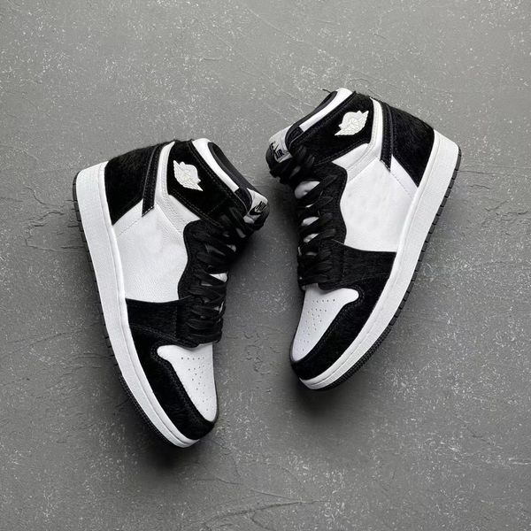 genuine designer shoes black withe basketball for men high cut outdoor sports training running sneakers cd0461-007 with original box
genuine designer shoes black withe basketball for men high cut outdoor sports training running sneakers cd0461-007 with original box