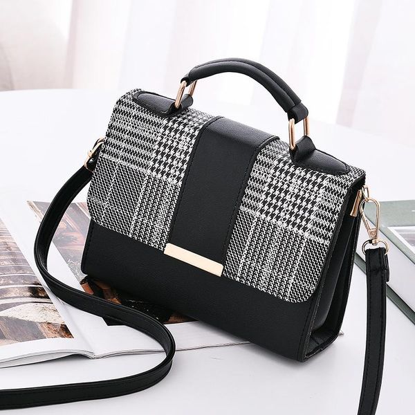 woman's handbag korean fashion version of the plaid stitching square bag crossbody shoulder custom small female bags
woman's handbag korean fashion version of the plaid stitching square bag crossbody shoulder custom small female bags