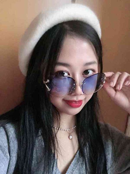 new women's fashion rimls glass sunglass, diamond trimming women's net red trendy sunglass, White;black
new women's fashion rimls glass sunglass, diamond trimming women's net red trendy sunglass, White;black