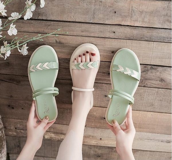 fairy style, slipper sandal outside heart-shaped low heel sandals in summer 2021, female student, Black
fairy style, slipper sandal outside heart-shaped low heel sandals in summer 2021, female student, Black