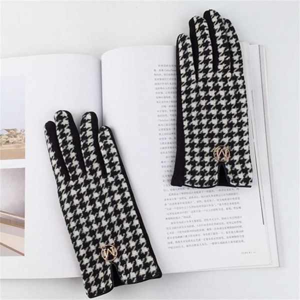women mittens large lattice wool cashmere thousand bird full finger warm cyclingtouch screen phone gloves guantes 211124, Blue;gray
women mittens large lattice wool cashmere thousand bird full finger warm cyclingtouch screen phone gloves guantes 211124, Blue;gray