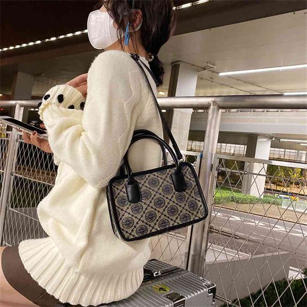women's bag mini printed pillow portable new fashion single shoulder diagonal purse sale
women's bag mini printed pillow portable new fashion single shoulder diagonal purse sale