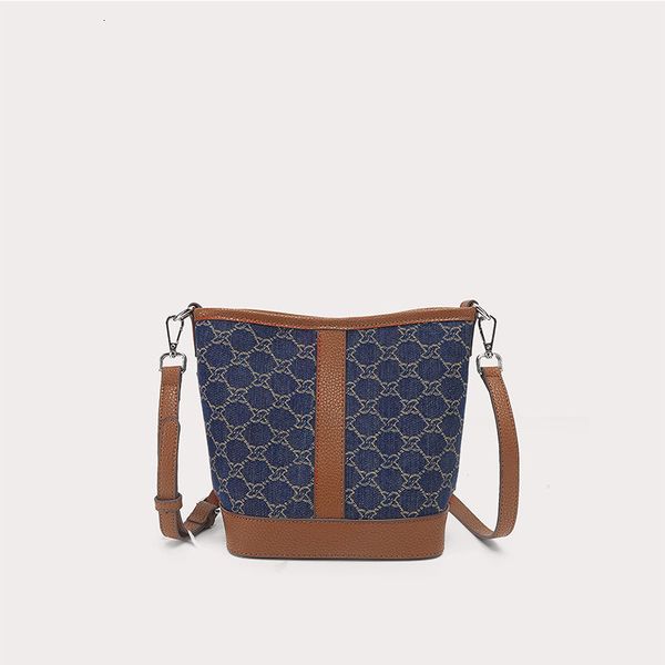 handbag bag female 2021 fashion high-end sense denim canvas niche design one shoulder cross carrying mother bucket, Black;red
handbag bag female 2021 fashion high-end sense denim canvas niche design one shoulder cross carrying mother bucket, Black;red
