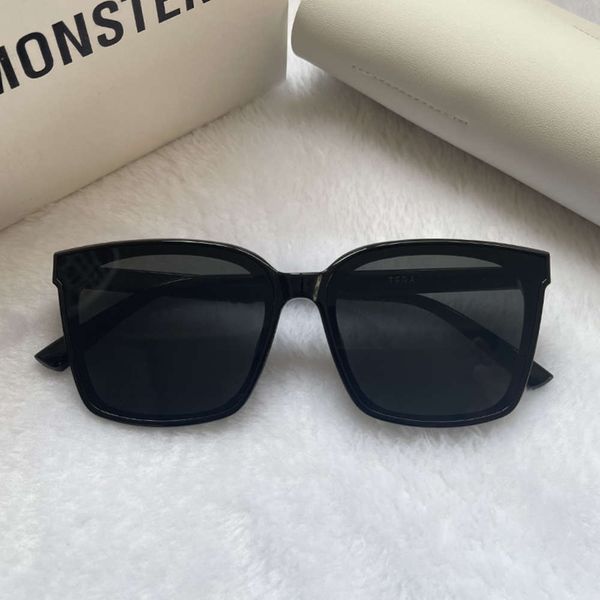 brand 2021 new women gm soft design large frame woman vintage monster sunglasses original box of these, Black
brand 2021 new women gm soft design large frame woman vintage monster sunglasses original box of these, Black