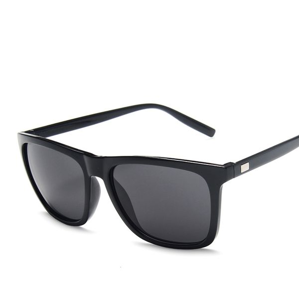 2021 new luxury men shades male vintage driving fishing classic sunglasses the sun, White;black
2021 new luxury men shades male vintage driving fishing classic sunglasses the sun, White;black