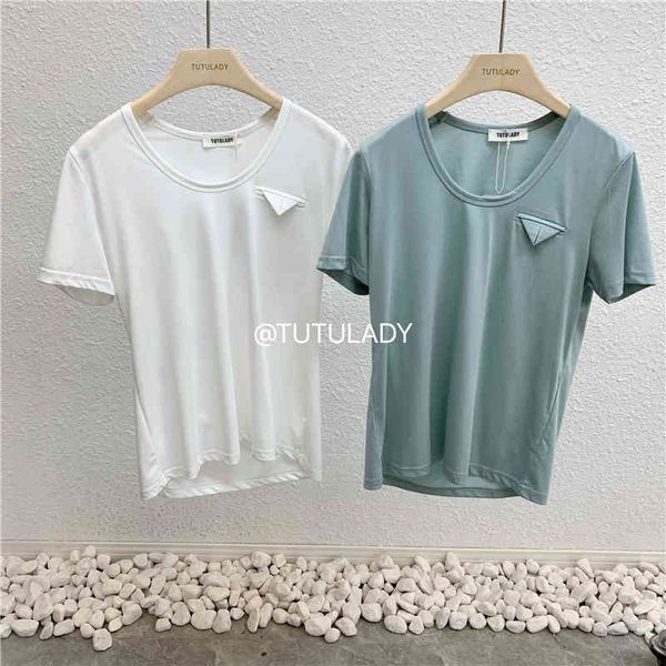 original niche 2021 triangular foldable bag envelope pocket design u-neck smooth color short sleeve shirt, White
original niche 2021 triangular foldable bag envelope pocket design u-neck smooth color short sleeve shirt, White