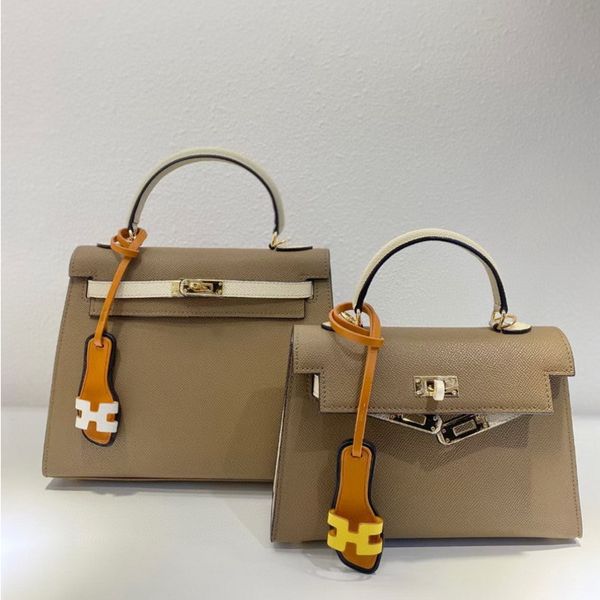 women luxurys designers bags 2021 crossbody bag handbag purse leather beach 22cm25cm old flow zhouzhoubao123 designer handbags purse wallet
women luxurys designers bags 2021 crossbody bag handbag purse leather beach 22cm25cm old flow zhouzhoubao123 designer handbags purse wallet