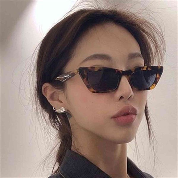Cute Sexy Retro Cat Eye Sunglasses Women Brand Designer Small Rectangle Female Sun Glasses Classic Vintage Oculos De Sol Uv400, White;black
Cute Sexy Retro Cat Eye Sunglasses Women Brand Designer Small Rectangle Female Sun Glasses Classic Vintage Oculos De Sol Uv400, White;black
