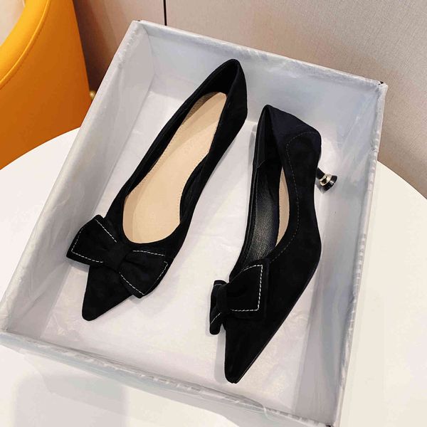 bow tie middle heel single shoe women's autumn pointed suede low shallow mouth thin heel women's shoes, Black
bow tie middle heel single shoe women's autumn pointed suede low shallow mouth thin heel women's shoes, Black