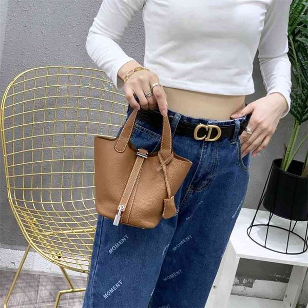 outlet herme 2021 head leather togo leather bucket 14cm lock mini vegetable basket bag luxuryss designerss wan
outlet herme 2021 head leather togo leather bucket 14cm lock mini vegetable basket bag luxuryss designerss wan