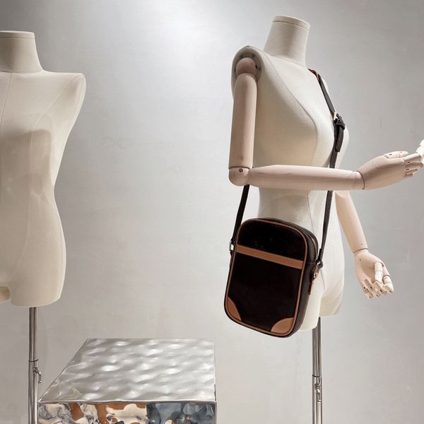 leather bag single one shoulder or crossbody camera bags letter flower pattern design box packaged good price and quality luxury backpack wa
leather bag single one shoulder or crossbody camera bags letter flower pattern design box packaged good price and quality luxury backpack wa