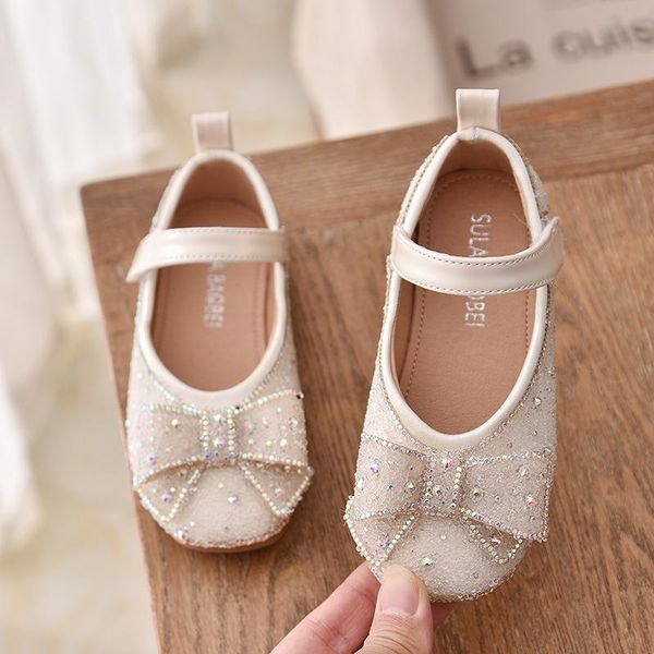 flat shoes children leather girls princess 2021 spring autumn rhinestone bowknot party soft bottom kid sandals e637, Black;grey
flat shoes children leather girls princess 2021 spring autumn rhinestone bowknot party soft bottom kid sandals e637, Black;grey